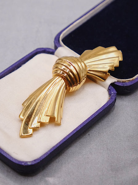 Givenchy golden bonbon brooch (Vintage) | on slowness | On