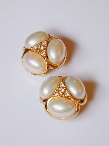 Grosse faux pearls clip on earrings (vintage) | on slowness