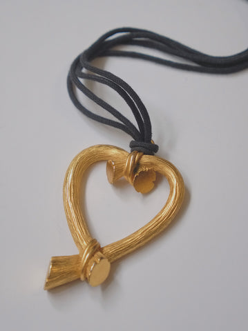 Escada golden heart pendant rope necklace (Vintage) | on slowness