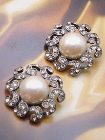 Askew London faux pearls clip on earrings (vintage)