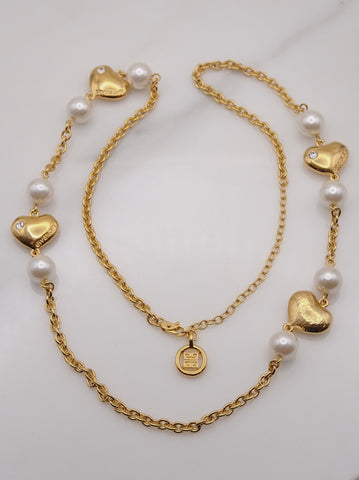 Pre-owned vintage Givenchy faux pearls and hearts long necklace | on slowness
