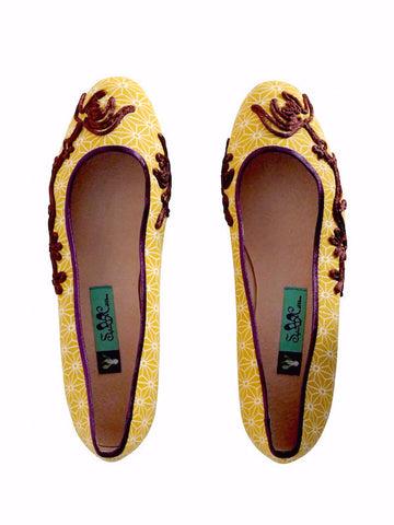Suzhou Cobblers womens hand embroidered yellow flowers pattern flat shoes | On Slowness Fashion