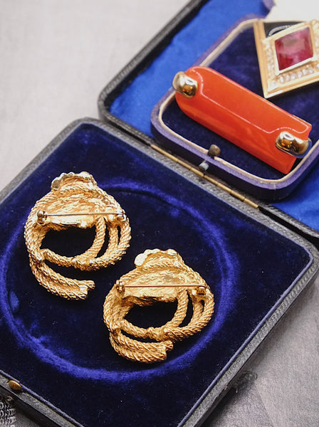 Vintage Chr Dior knot brooch | on slowness