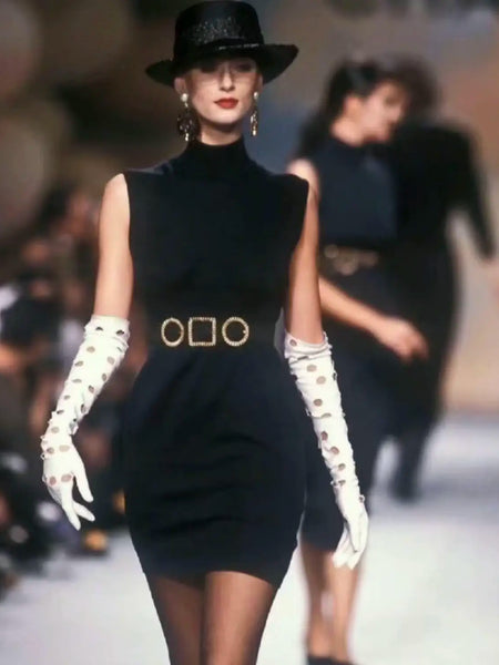 CHANEL XL glass pearls dangling earrings (vintage)