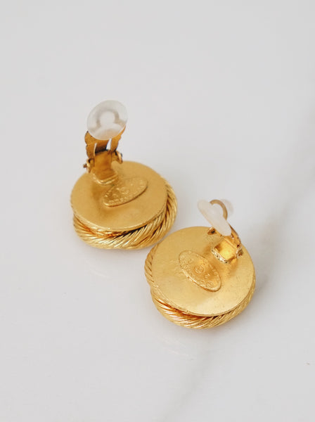 Chanel faux pearls round earrings (vintage)