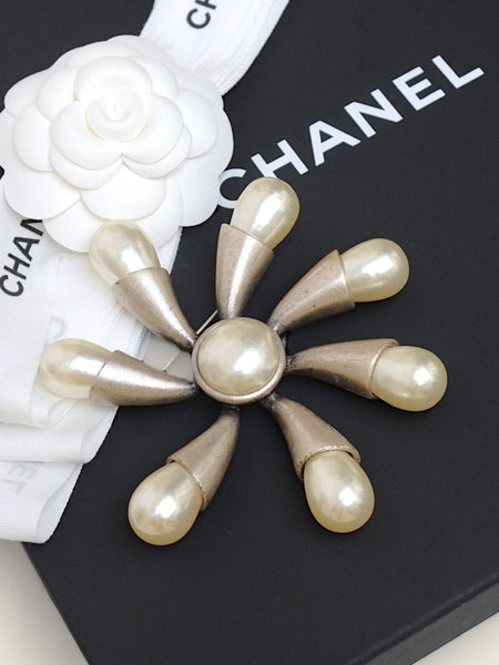Vintage CHANEL 1999 Cruise Collection Brooch with Massive Faux Pearls