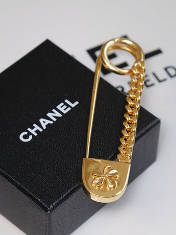 CHANEL lucky clove Brooch (vintage)