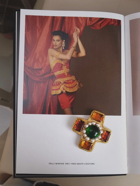CHANEL gripoix glass cross brooch (vintage)