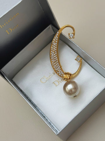 Christian Dior Boutique Letter C with Pearl Brooch (Vintage)
