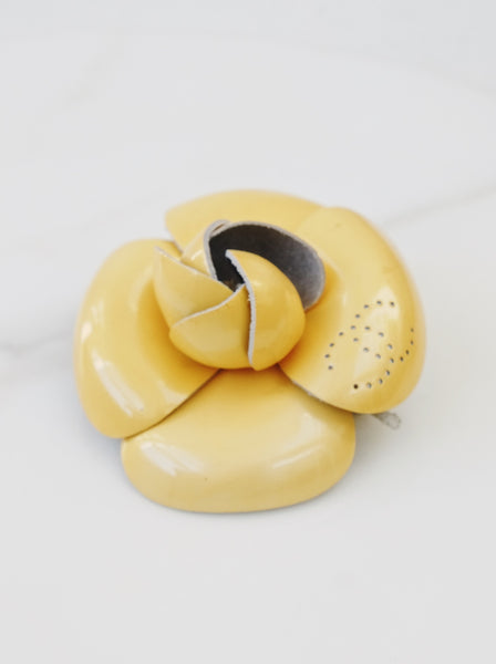 CHANEL Camellia Brooch in buttery yellow leather (vintage)