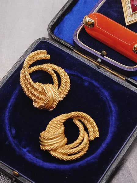 Vintage Chr Dior knot brooch | on slowness