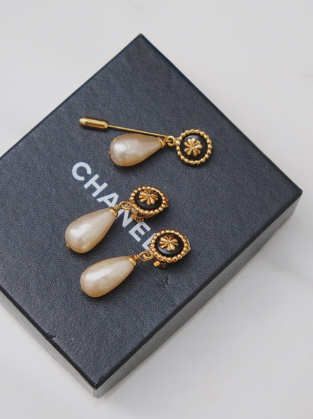 CHANEL clover with pearl drops earrings and pin (vintage)