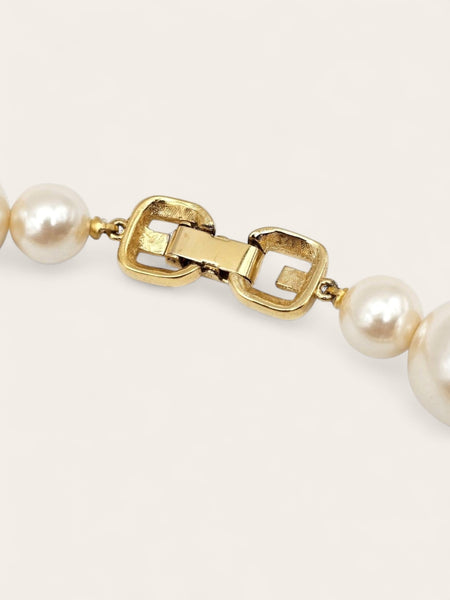 Givenchy pearls choker necklace and earrings set (vintage)