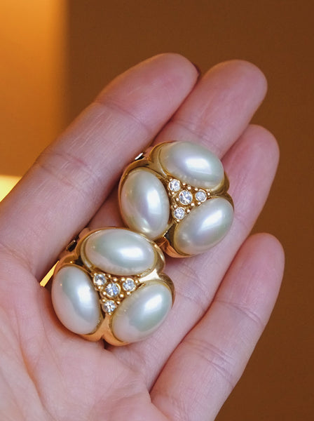 Grosse faux pearls clip on earrings (vintage) | on slowness
