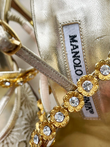Manolo Blahnik golden embroidery high heel (Vintage)