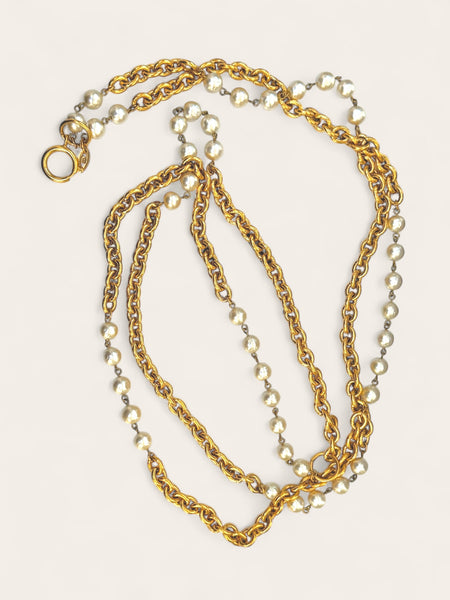CHANEL glass pearls and golden chains long necklace (vintage)