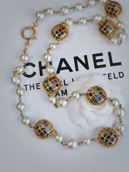 CHANEL glass pearls and golden chains long necklace (vintage)