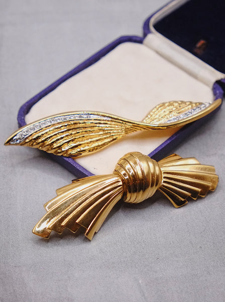 Givenchy golden bonbon brooch (Vintage)