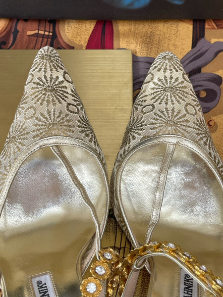 Manolo Blahnik golden embroidery high heel (Vintage)