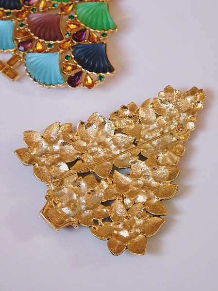 Cristobal XL enamel Christmas tree brooch (vintage) | on slowness