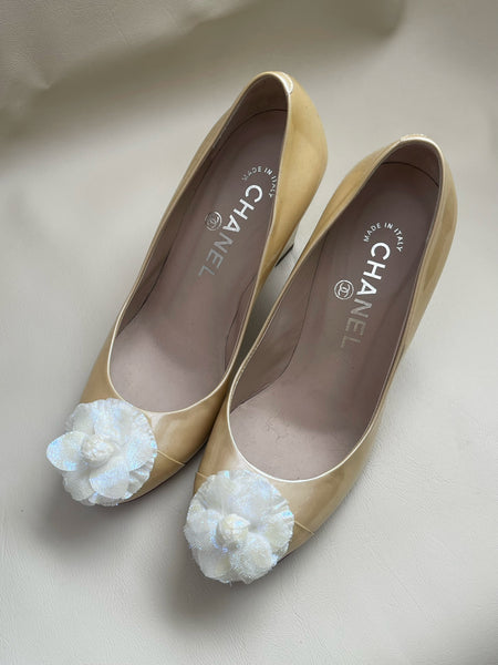 Chanel yellow patent leather with camellia flowers high heel (Vintage)