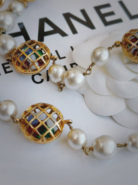 CHANEL glass pearls and golden chains long necklace (vintage)