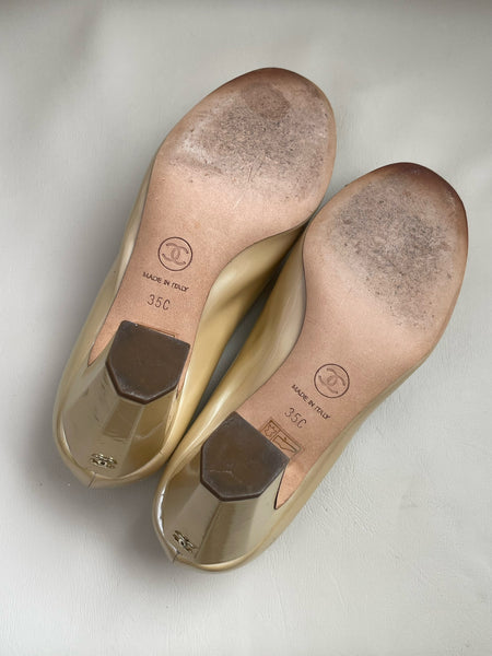 Chanel yellow patent leather with camellia flowers high heel (Vintage)