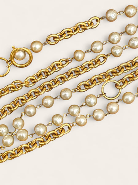 CHANEL glass pearls and golden chains long necklace (vintage)