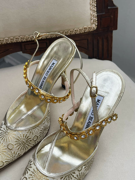 Manolo Blahnik golden embroidery high heel (Vintage)