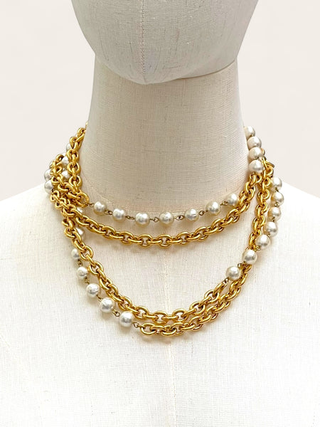 CHANEL glass pearls and golden chains long necklace (vintage)