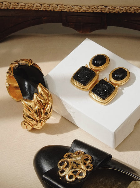 Escada Daisy Motif earrings (Vintage) | on slowness