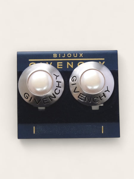 Givenchy faux pearls round earrings (vintage)