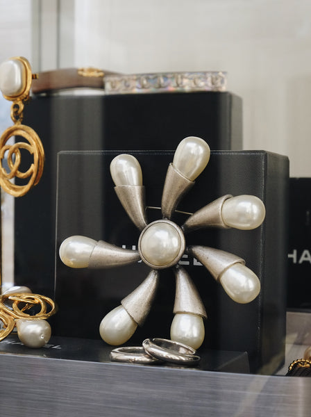 Vintage CHANEL 1999 Cruise Collection Brooch with Massive Faux Pearls