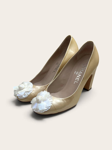 Chanel yellow patent leather with camellia flowers high heel (Vintage)