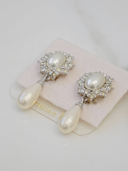 Chr Dior faux pearl drops earrings (vintage)