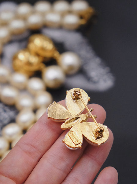 Vintage Marvella faux pearls butterfly brooch | on slowness