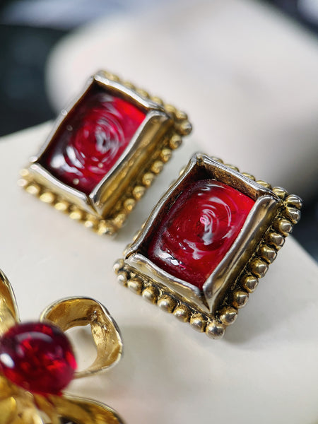Vintage CHANEL 1984 red gripoix glass earrings | on slowness