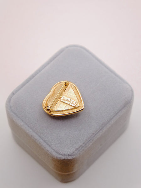 YSL Yves Saint Laurent red heart small brooch (Vintage) | on slowness