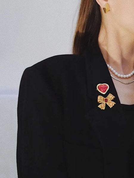 YSL Yves Saint Laurent red heart small brooch (Vintage) | on slowness