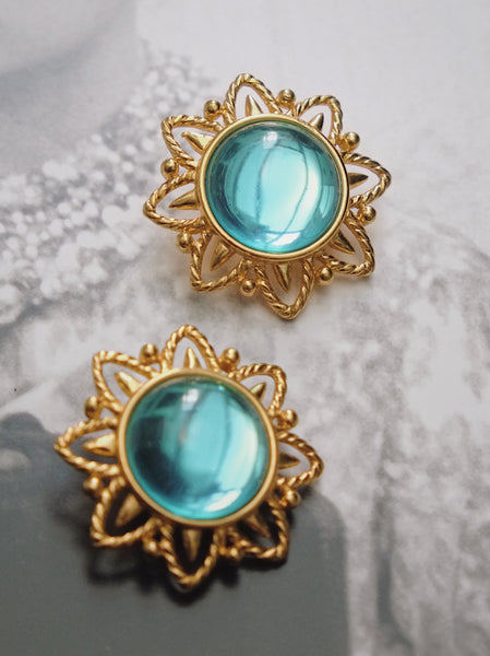Trifari turquoise glass cabochon earrings (Vintage)