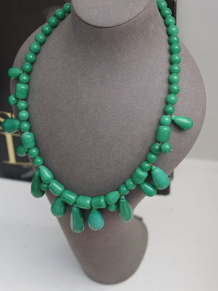 Old glass jade-look statement necklace (vintage)