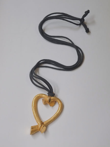 Escada golden heart pendant rope necklace (Vintage)