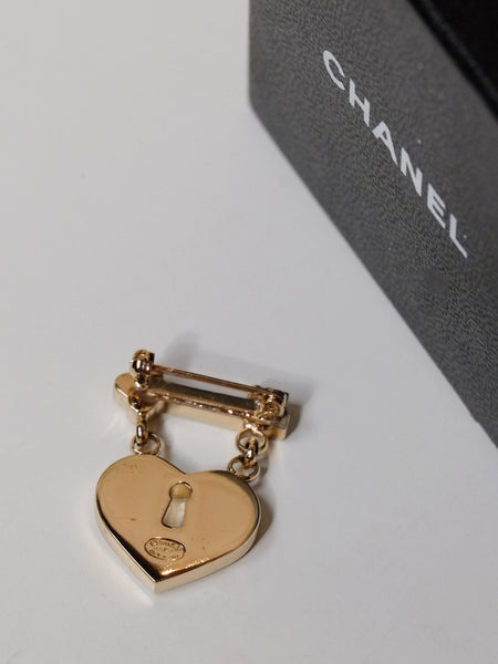 vintage CHANEL jewelry heart locker pin brooch | ON SLOWNESS
