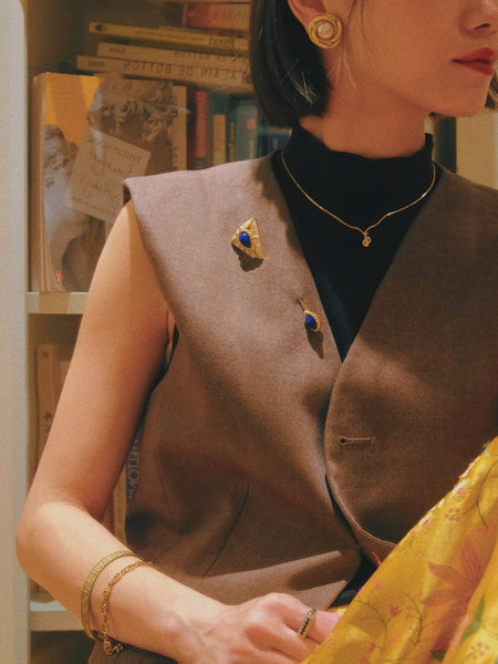 CHANEL faux pearl clip on earrings (vintage)