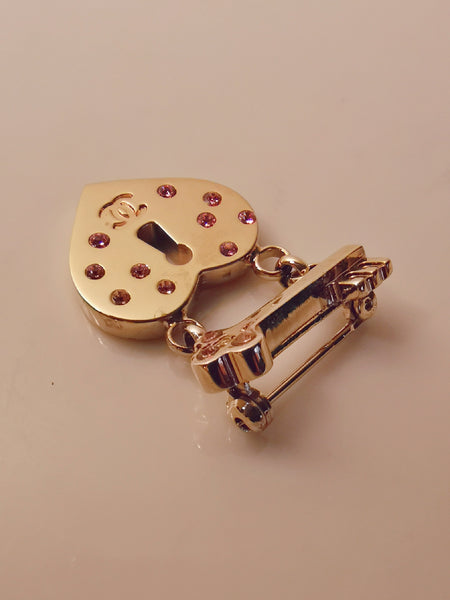 vintage CHANEL jewelry heart locker pin brooch | ON SLOWNESS