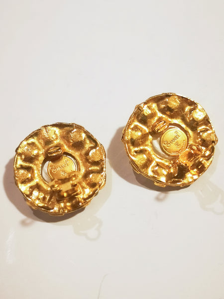 CHANEL faux pearl rhinestones clip on earrings (vintage)