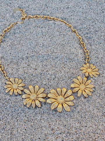 vintage Kenzo flower necklace | on slowness