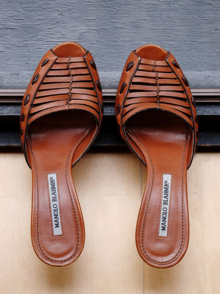 vintage Manolo Blahnik brown mules | on slowness