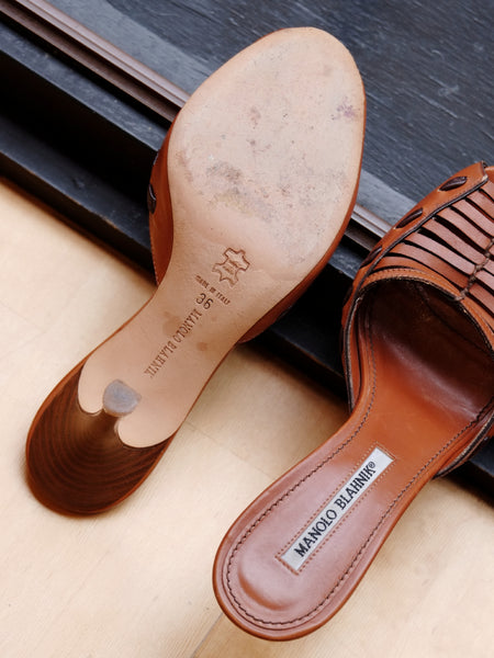 vintage Manolo Blahnik brown mules | on slowness