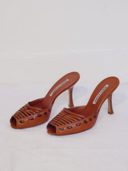 vintage Manolo Blahnik brown mules | on slowness